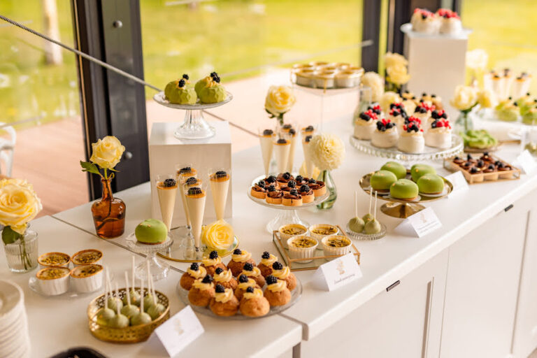 słodki stół na baby shower - przykład menu na baby shower
